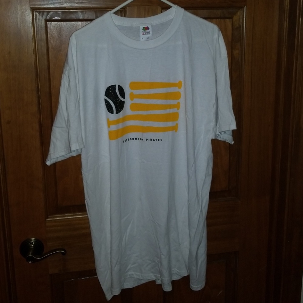 Pittsburgh Pirates Short Sleeve Tee Sz XL